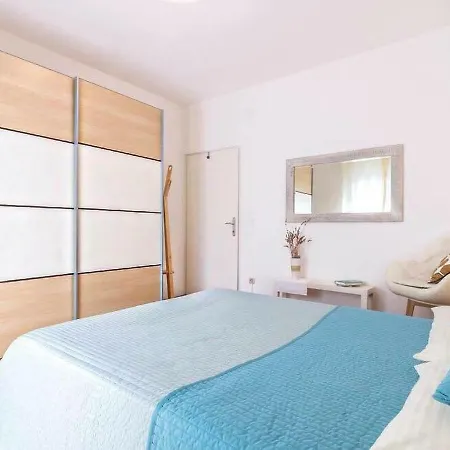 Apartman Eta Appartement *